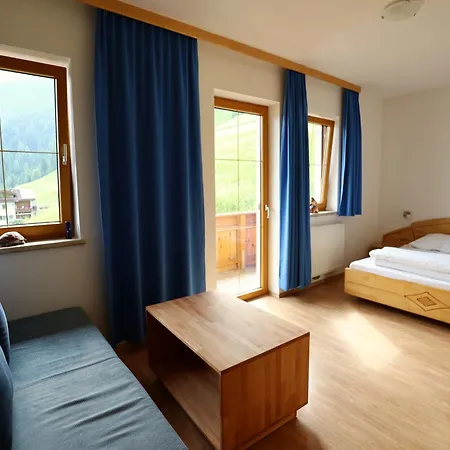 In Neustift Near Stubai Glacier * ノイシュティフト・イム・シュトゥーバイタール